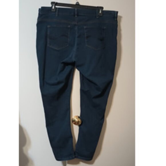 EUC ~ Lee Women's Plus Size Ultra Lux Comfort With Flex Motion Straight Leg Jean - Picture 6 of 7